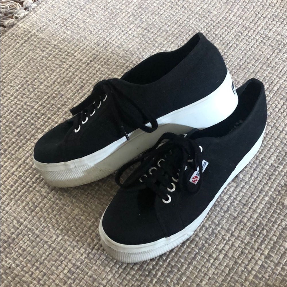 black canvas platform Supergas!